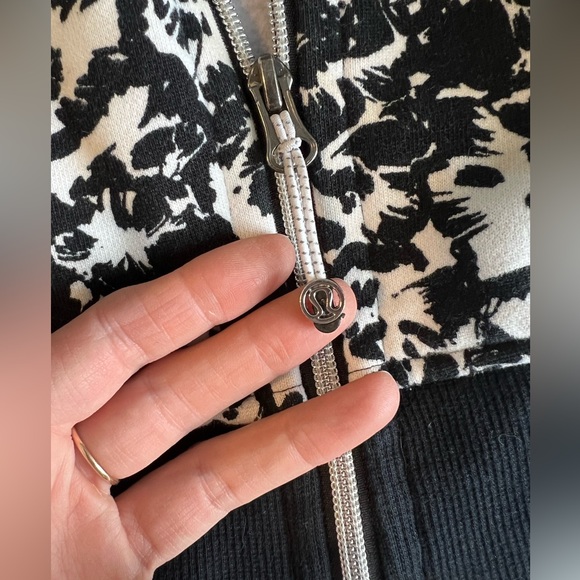 Black and White Lululemon hoodie scuba - Picture 7 of 12